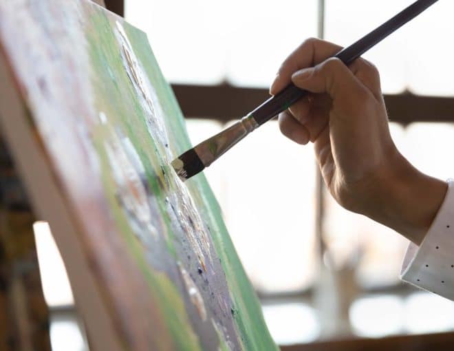 student painting
